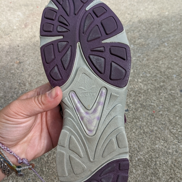 Hi-Tec Purple Leather Strappy Sandals Size 7 - Picture 4 of 4